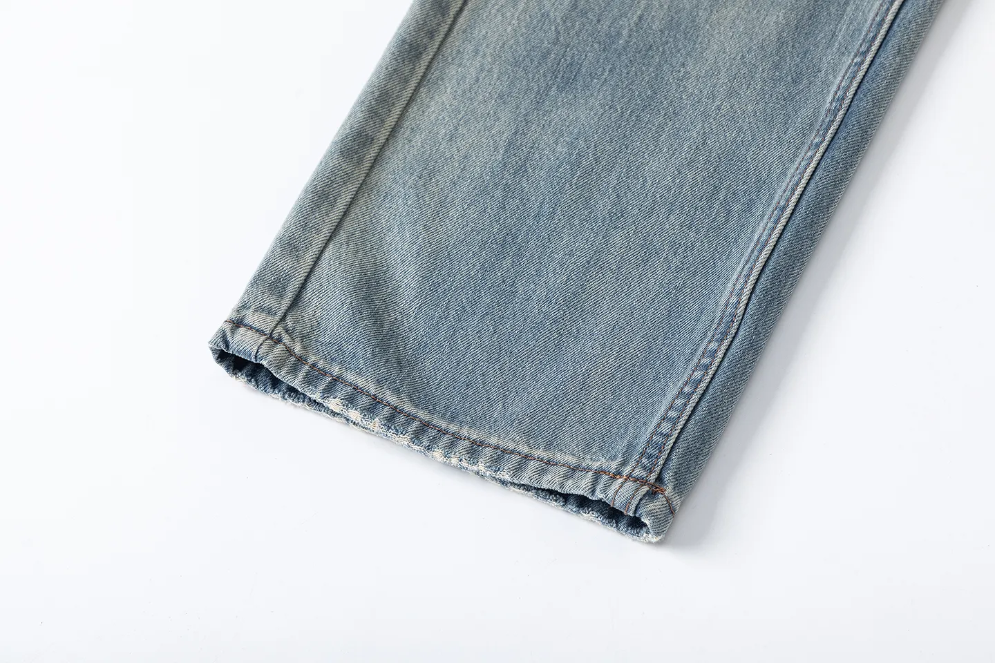 Factory Direct Men's Vintage Loose Fit Graffiti Denim Jeans, Stone Washed Casual Style for Spring/Fall, High Quality, OEM Available