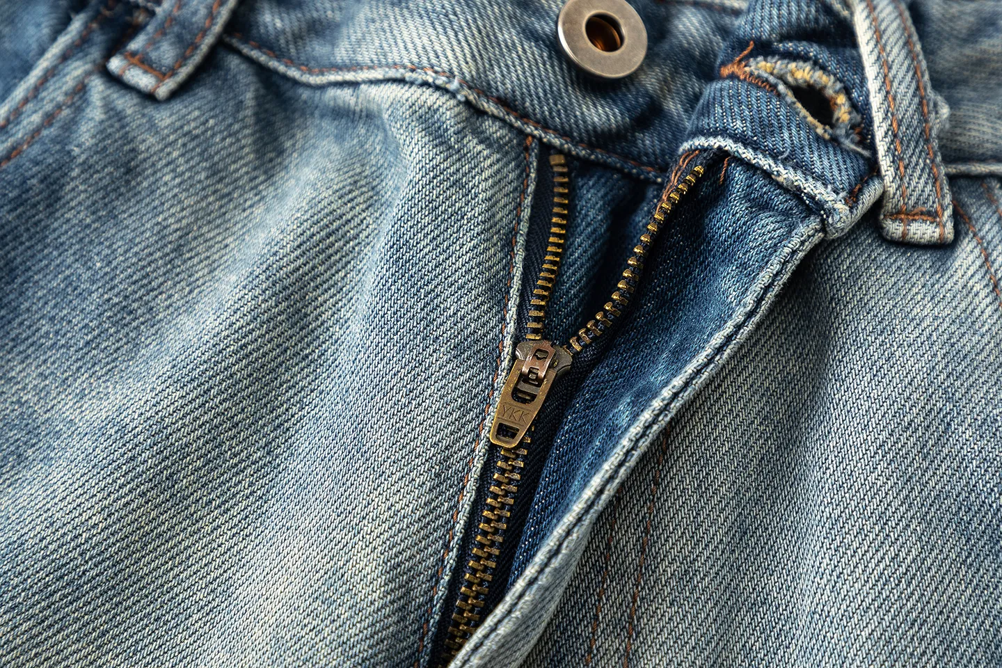 Factory Direct Men's Vintage Loose Fit Washed Denim Jeans - Streetwear Style, Gradient Blue, Straight Leg for Everyday Casual